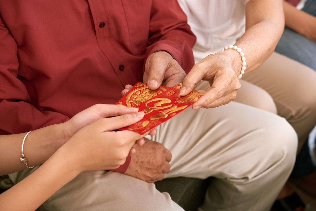 Cara Meminta Angpao dengan Sopan present chinese new year